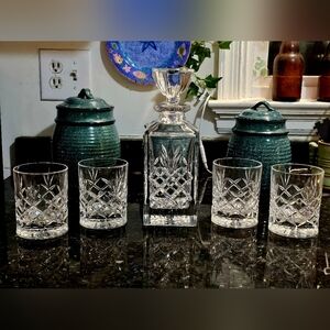 Godinger Irish Crystal Decanter And Glasses SetCrystal Decanter and Glass Set
